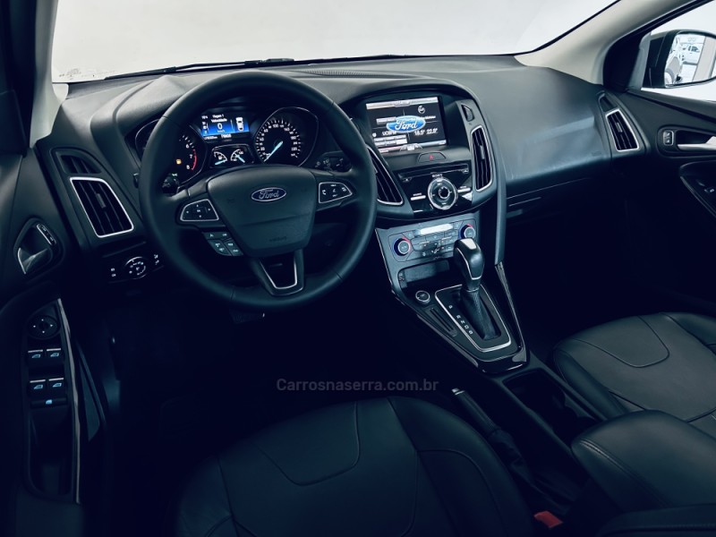 FOCUS 2.0 TITANIUM FASTBACK 16V FLEX 4P AUTOMÁTICO - 2016 - CAXIAS DO SUL