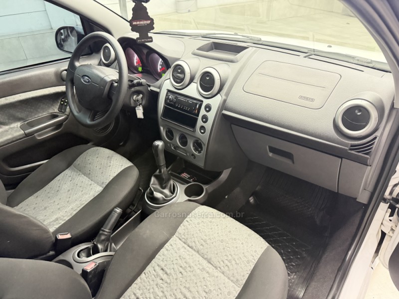 FIESTA 1.0 ROCAM SE 8V FLEX 4P MANUAL - 2014 - SAPIRANGA