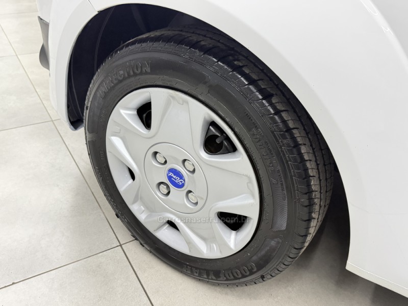 FIESTA 1.0 ROCAM SE 8V FLEX 4P MANUAL - 2014 - SAPIRANGA