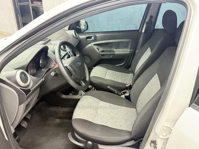 FIESTA 1.0 ROCAM SE 8V FLEX 4P MANUAL - 2014 - SAPIRANGA
