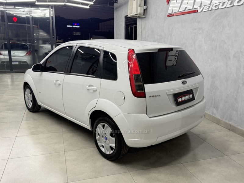 FIESTA 1.0 ROCAM SE 8V FLEX 4P MANUAL - 2014 - SAPIRANGA