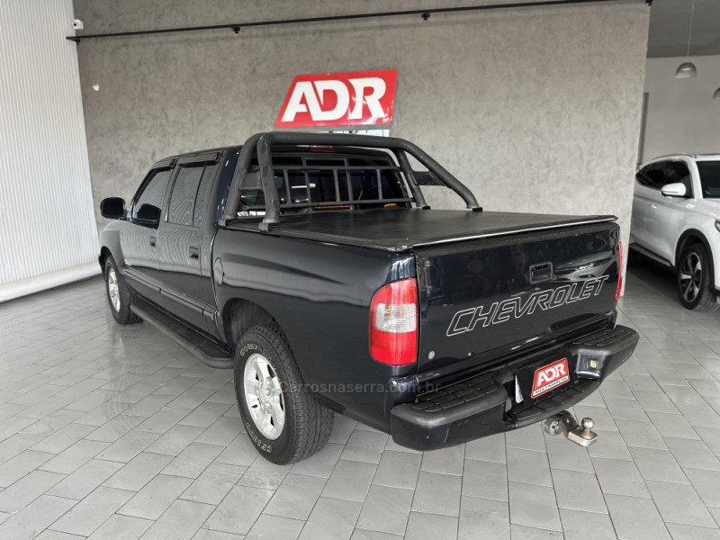 S10 2.8 EXECUTIVE 4X4 CD 12V TURBO INTERCOOLER DIESEL 4P MANUAL - 2004 - CAXIAS DO SUL