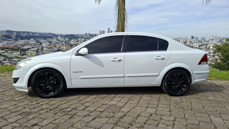 VECTRA 2.0 MPFI ELEGANCE 8V 140CV FLEX 4P MANUAL - 2011 - CAXIAS DO SUL