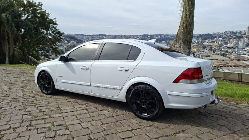 VECTRA 2.0 MPFI ELEGANCE 8V 140CV FLEX 4P MANUAL - 2011 - CAXIAS DO SUL