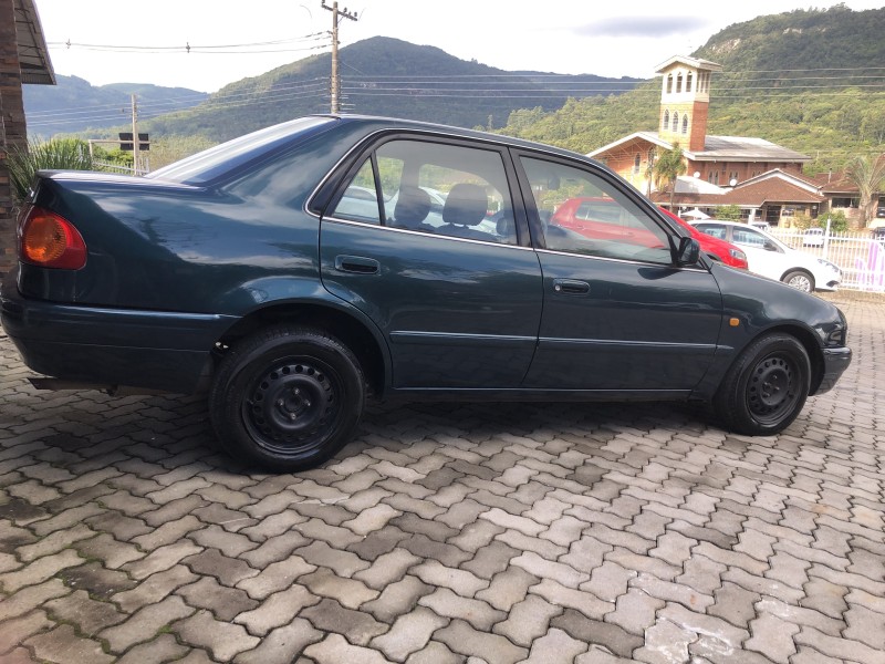 COROLLA 1.6 GLI 16V GASOLINA 4P MANUAL - 1998 - VALE REAL