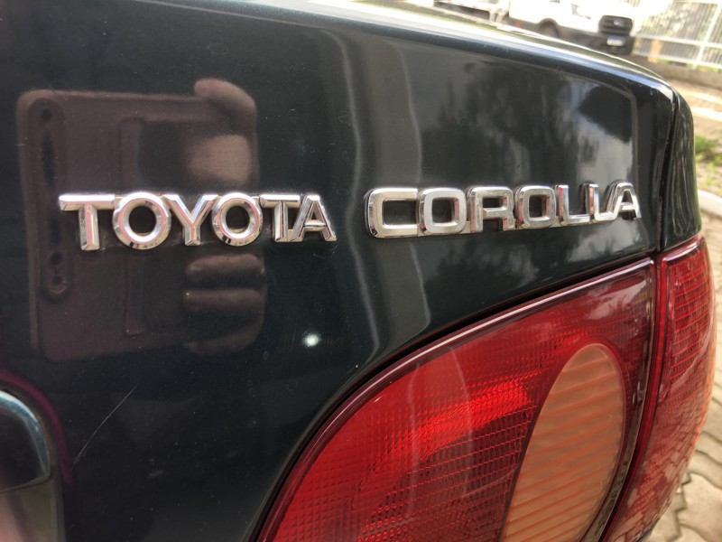 COROLLA 1.6 GLI 16V GASOLINA 4P MANUAL - 1998 - VALE REAL