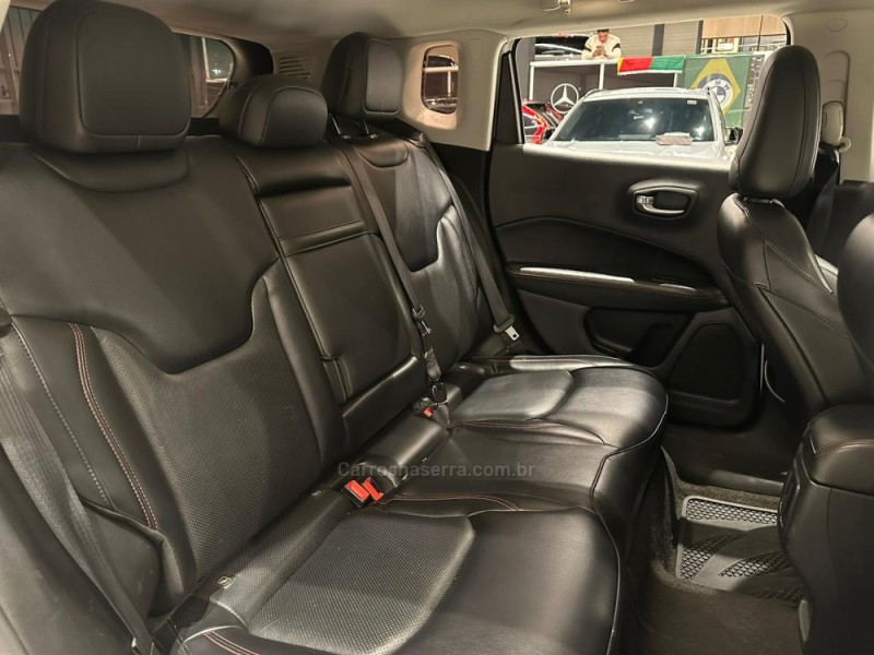 COMPASS 2.0 16V DIESEL TRAILHAWK 4X4 AUTOMÁTICO - 2017 - CAXIAS DO SUL