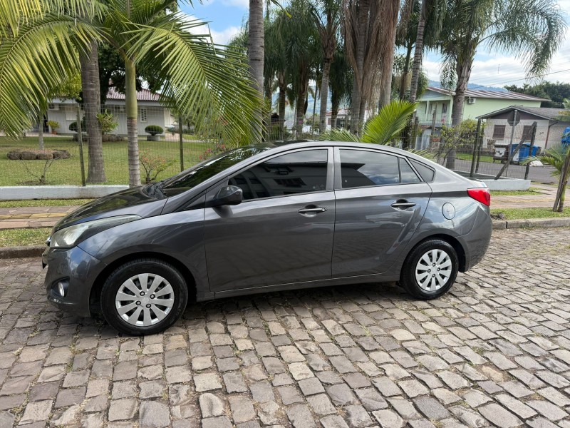 HB20S 1.0 COMFORT STYLE 12V FLEX 4P MANUAL - 2014 - FELIZ