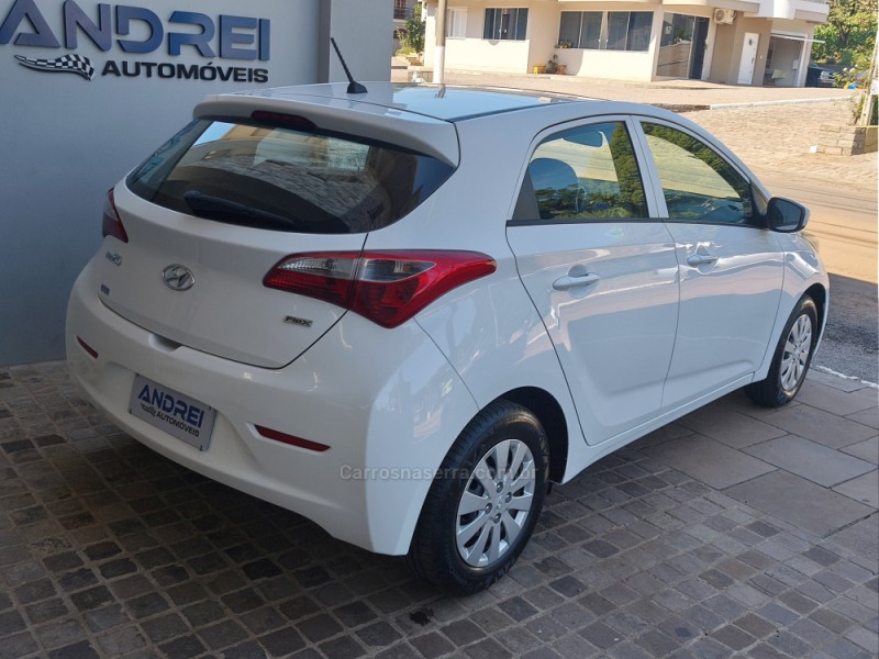 HB20 1.0 COMFORT PLUS 12V FLEX 4P MANUAL - 2015 - SERAFINA CORRêA