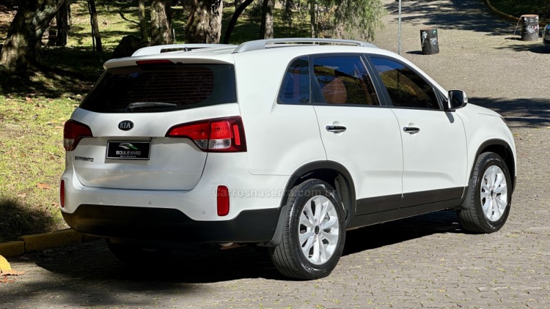 SORENTO 2.4 EX2 4X2 16V GASOLINA 4P AUTOMÁTICO - 2015 - CAXIAS DO SUL