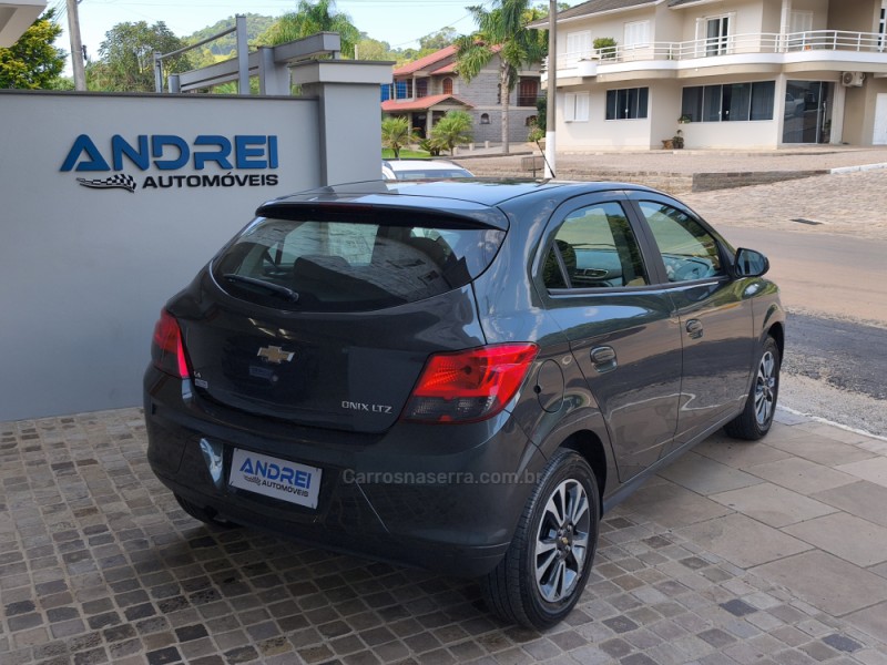 ONIX 1.4 MPFI LTZ 8V FLEX 4P MANUAL - 2016 - SERAFINA CORRêA