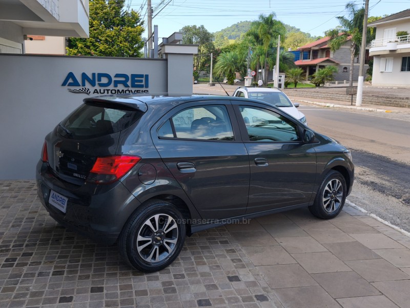 ONIX 1.4 MPFI LTZ 8V FLEX 4P MANUAL - 2016 - SERAFINA CORRêA