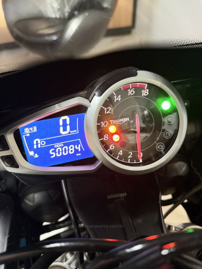 DAYTONA 675R ABS - 2010 - SAPIRANGA