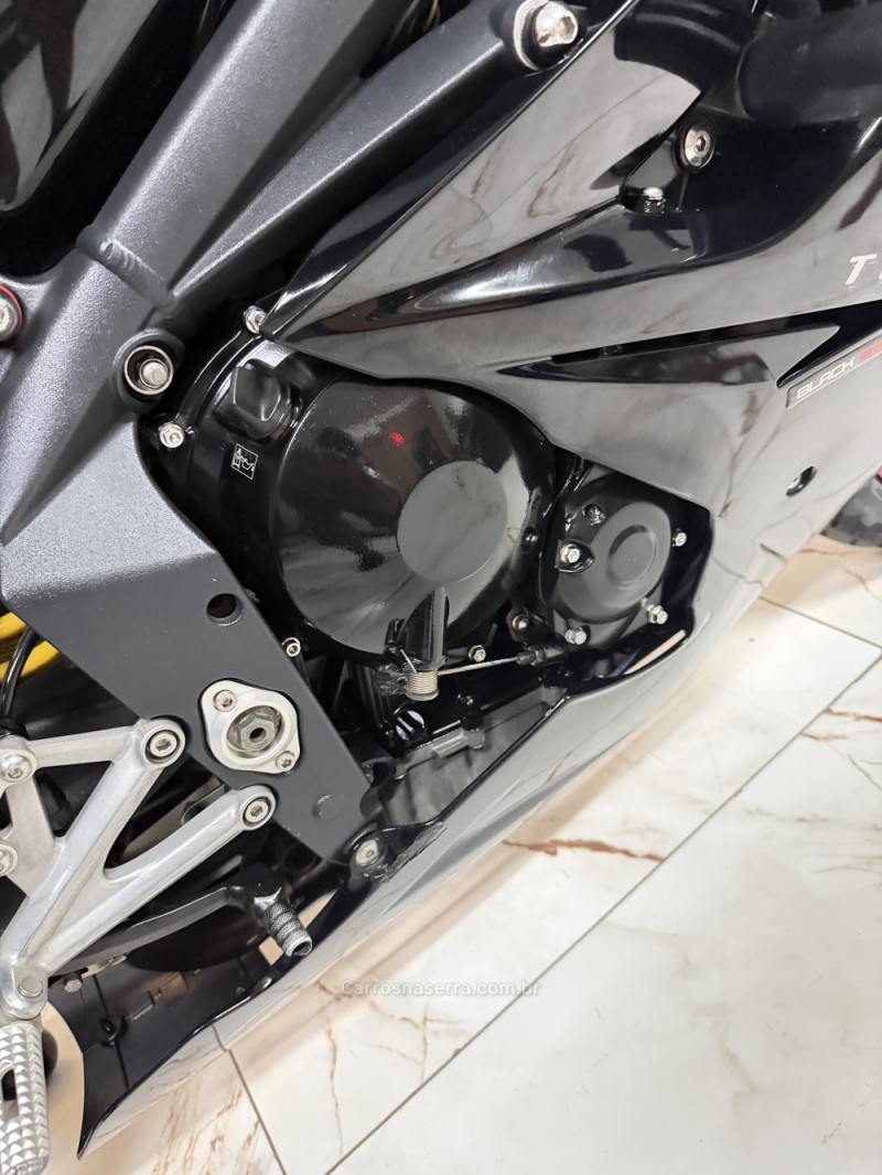 DAYTONA 675R ABS - 2010 - SAPIRANGA