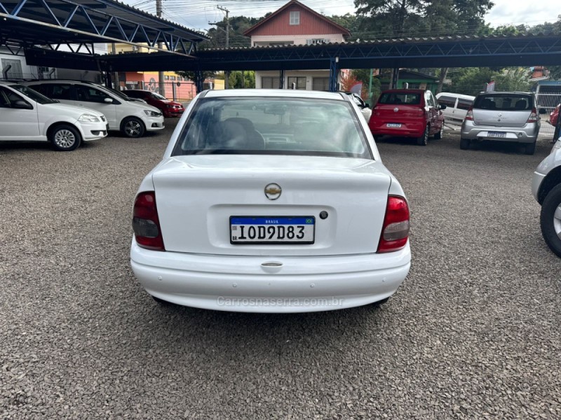 CLASSIC 1.0 MPFI LIFE 8V GASOLINA 4P MANUAL - 2008 - IGREJINHA
