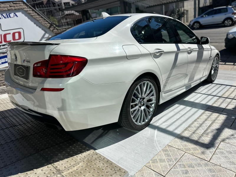 550I 4.4 SEDAN V8 32V GASOLINA 4P AUTOMÁTICO - 2011 - CAXIAS DO SUL