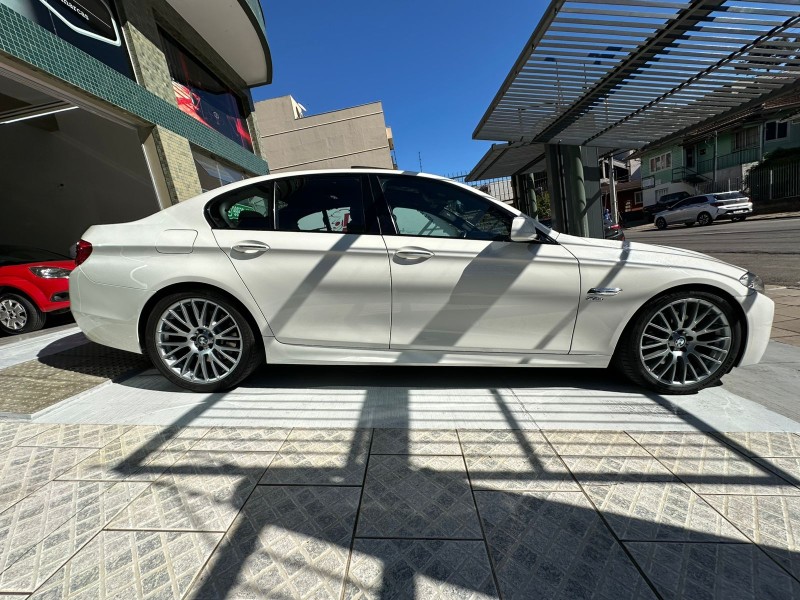 550I 4.4 SEDAN V8 32V GASOLINA 4P AUTOMÁTICO - 2011 - CAXIAS DO SUL
