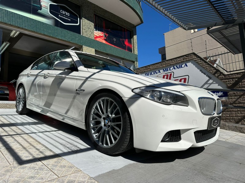 550I 4.4 SEDAN V8 32V GASOLINA 4P AUTOMÁTICO - 2011 - CAXIAS DO SUL