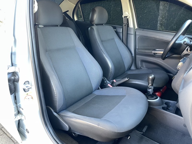 VOYAGE 1.0 MI CITY 8V FLEX 4P MANUAL - 2015 - CAXIAS DO SUL