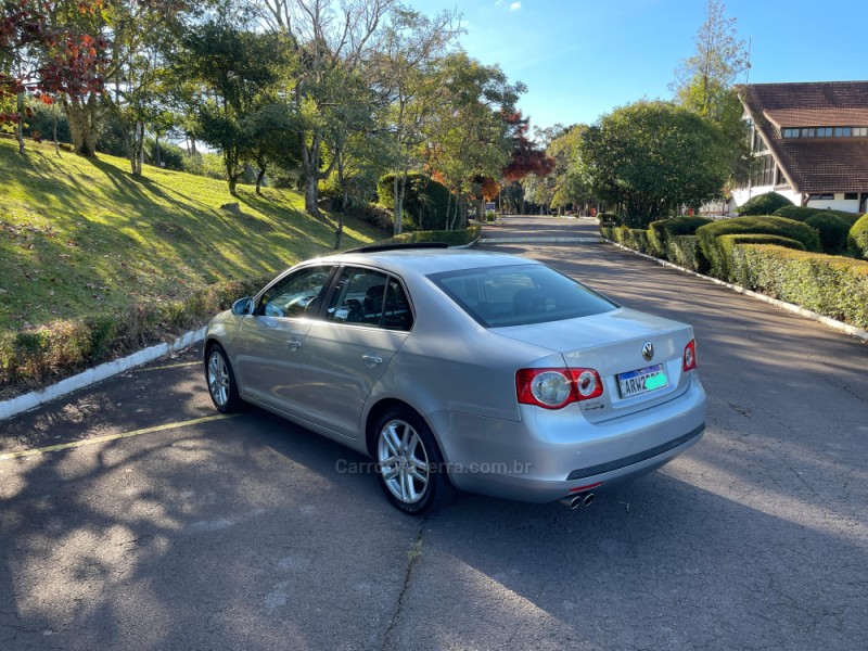 JETTA 2.5 I 20V 170CV GASOLINA 4P TIPTRONIC - 2009 - NOVA PRATA
