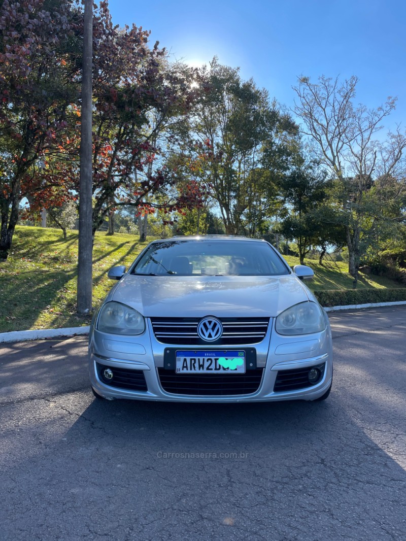 JETTA 2.5 I 20V 170CV GASOLINA 4P TIPTRONIC - 2009 - NOVA PRATA