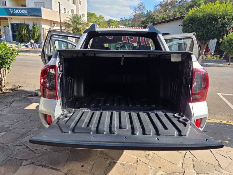 DUSTER OROCH 2.0 16V FLEX DYNAMIQUE 4P MANUAL - 2022 - PICADA CAFé