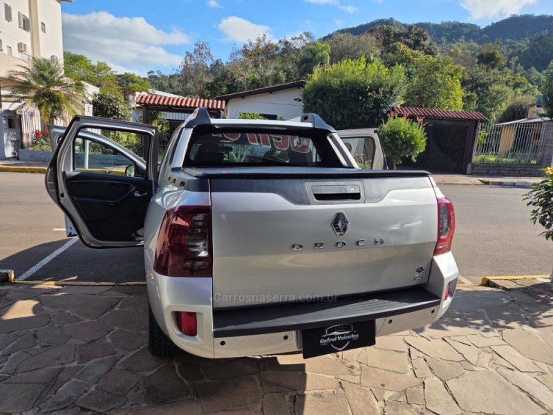 DUSTER OROCH 2.0 16V FLEX DYNAMIQUE 4P MANUAL - 2022 - PICADA CAFé