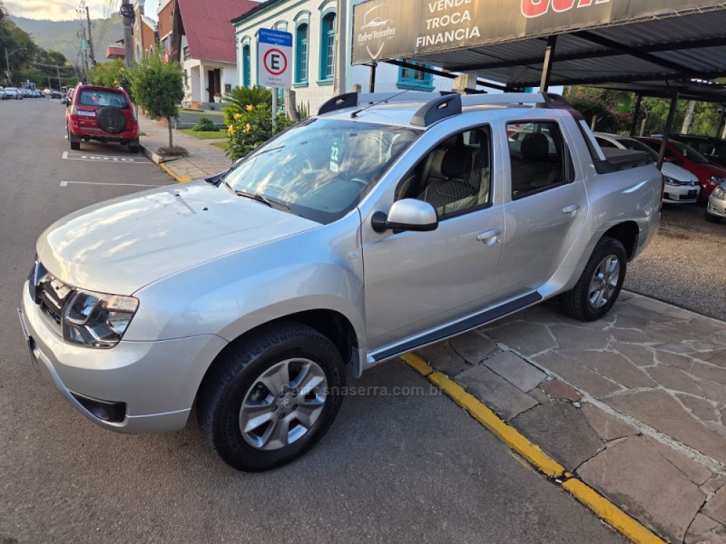 DUSTER OROCH 2.0 16V FLEX DYNAMIQUE 4P MANUAL - 2022 - PICADA CAFé