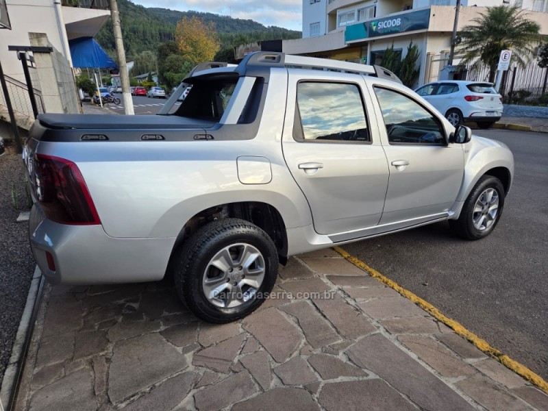 DUSTER OROCH 2.0 16V FLEX DYNAMIQUE 4P MANUAL - 2022 - PICADA CAFé