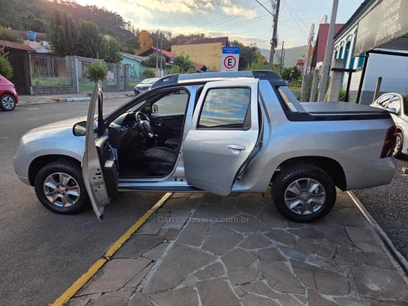 DUSTER OROCH 2.0 16V FLEX DYNAMIQUE 4P MANUAL - 2022 - PICADA CAFé