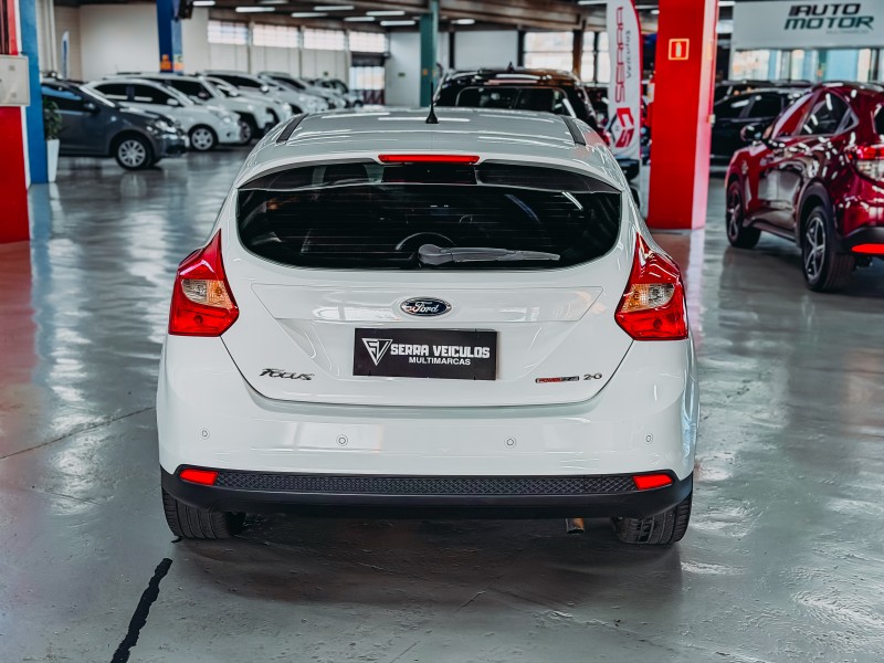 FOCUS 2.0 SE PLUS 16V FLEX 4P AUTOMÁTICO - 2015 - CAXIAS DO SUL