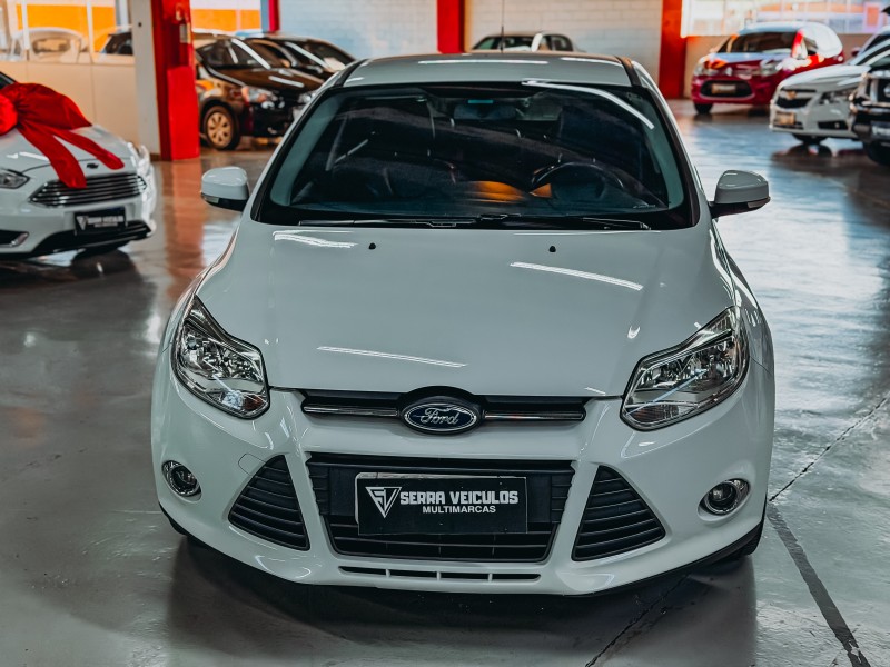 FOCUS 2.0 SE PLUS 16V FLEX 4P AUTOMÁTICO - 2015 - CAXIAS DO SUL