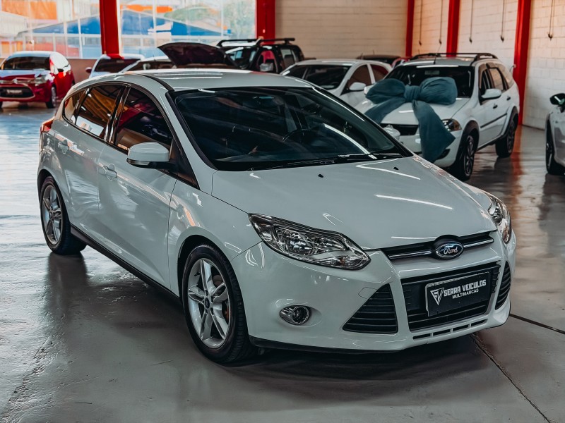 FOCUS 2.0 SE PLUS 16V FLEX 4P AUTOMÁTICO - 2015 - CAXIAS DO SUL