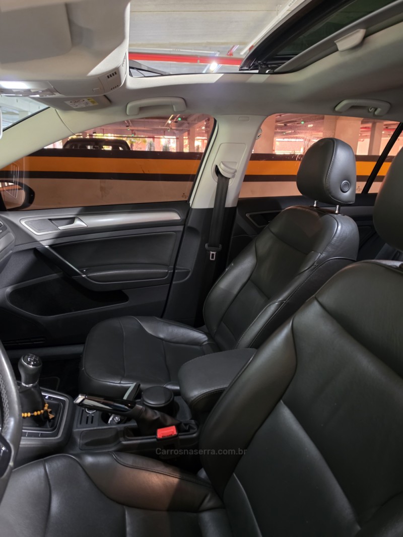 GOLF 1.0 TSI COMFORTLINE 12V TOTAL FLEX 4P MANUAL - 2017 - CAXIAS DO SUL