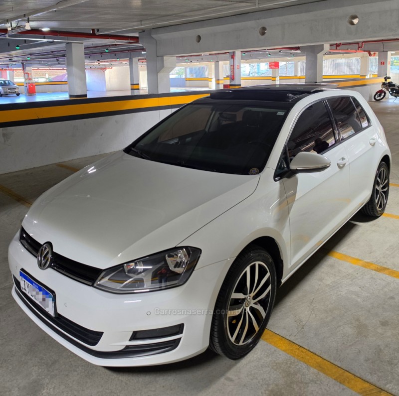 GOLF 1.0 TSI COMFORTLINE 12V TOTAL FLEX 4P MANUAL - 2017 - CAXIAS DO SUL