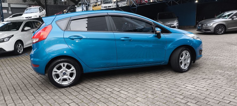 FIESTA 1.6 SE HATCH 16V FLEX 4P AUTOMÁTICO - 2015 - CAXIAS DO SUL