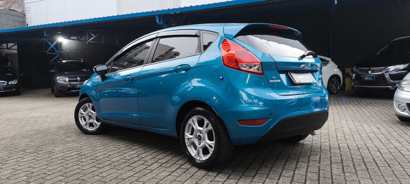 FIESTA 1.6 SE HATCH 16V FLEX 4P AUTOMÁTICO - 2015 - CAXIAS DO SUL