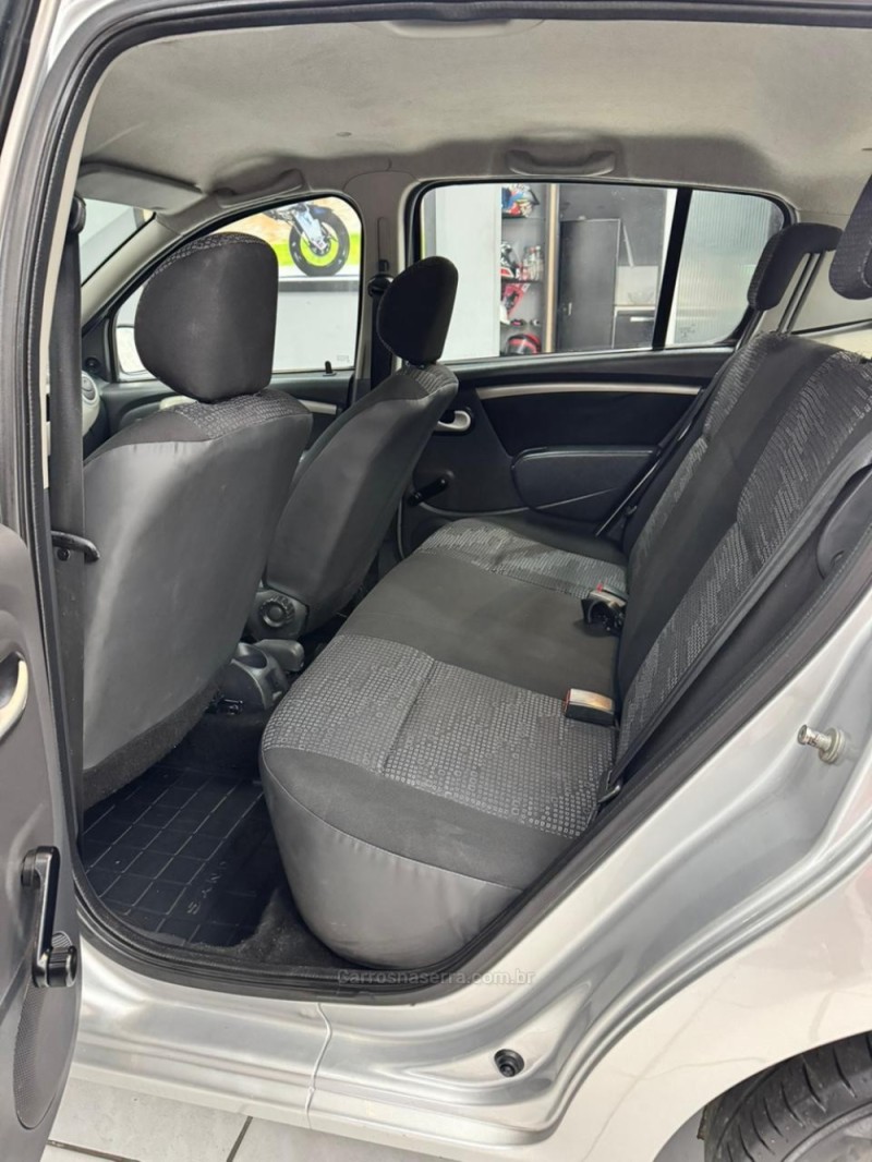 SANDERO 1.0 EXPRESSION 16V FLEX 4P MANUAL - 2011 - CAXIAS DO SUL