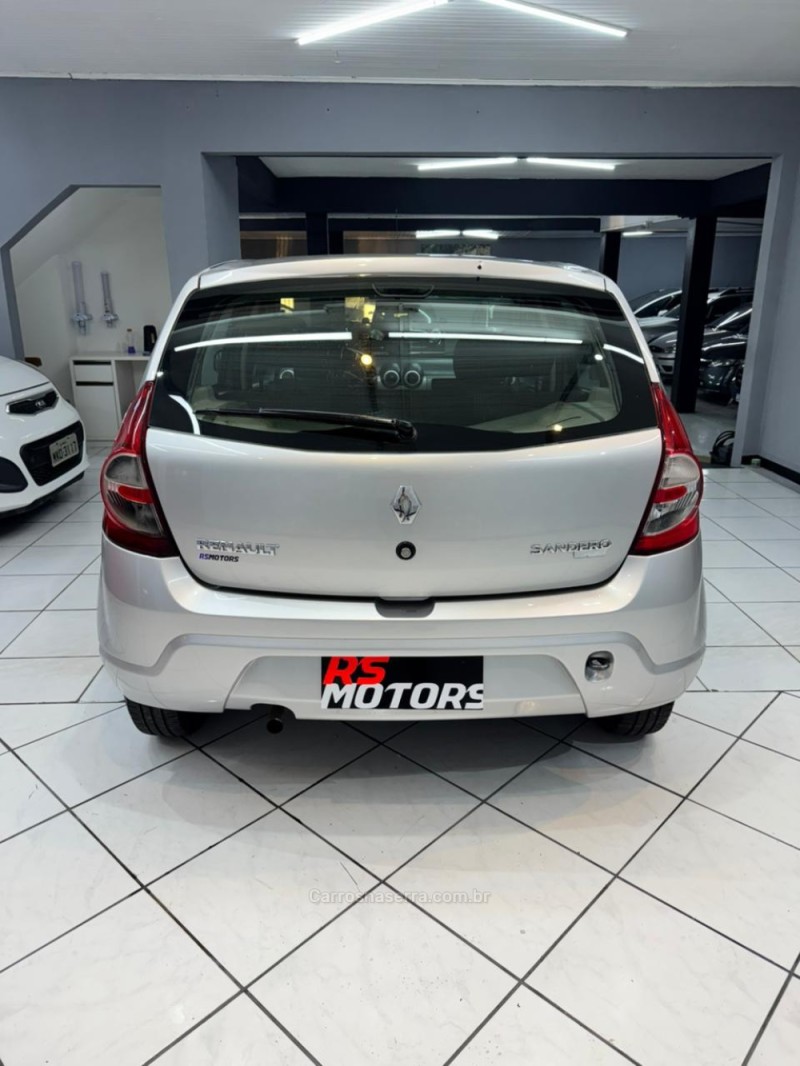SANDERO 1.0 EXPRESSION 16V FLEX 4P MANUAL - 2011 - CAXIAS DO SUL