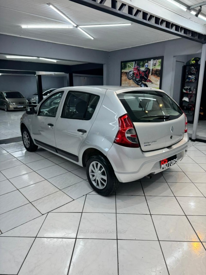 SANDERO 1.0 EXPRESSION 16V FLEX 4P MANUAL - 2011 - CAXIAS DO SUL