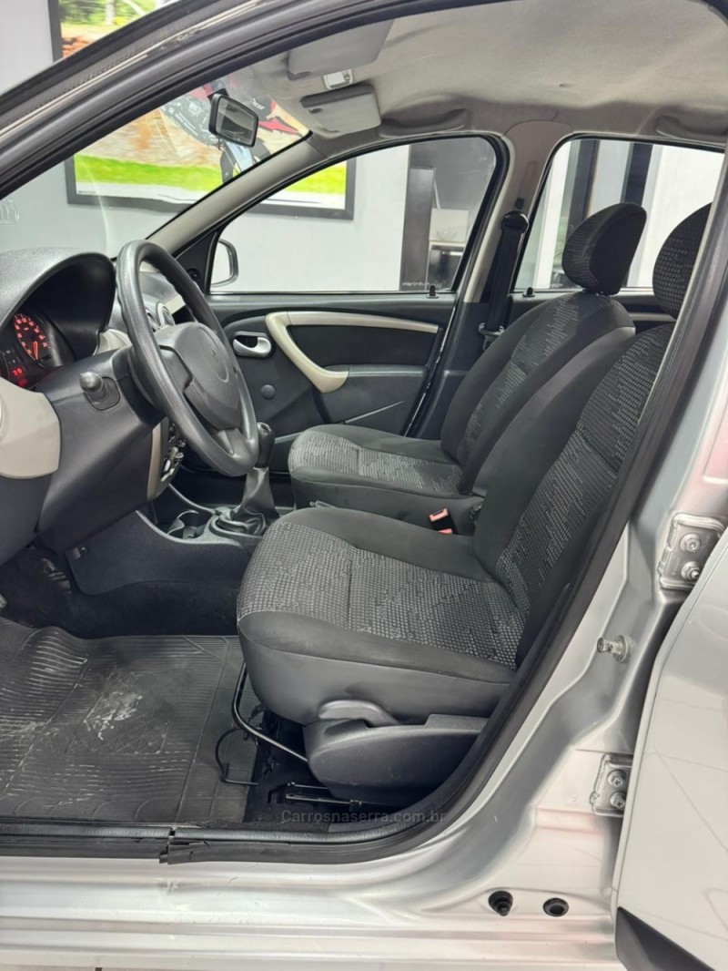 SANDERO 1.0 EXPRESSION 16V FLEX 4P MANUAL - 2011 - CAXIAS DO SUL
