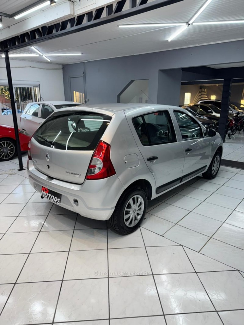 SANDERO 1.0 EXPRESSION 16V FLEX 4P MANUAL - 2011 - CAXIAS DO SUL