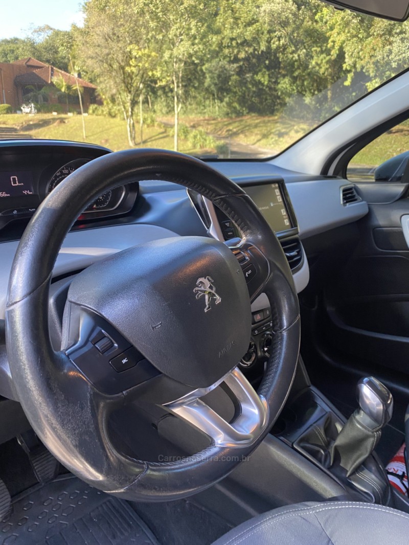 208 1.5 ACTIVE 8V FLEX 4P MANUAL - 2014 - FARROUPILHA