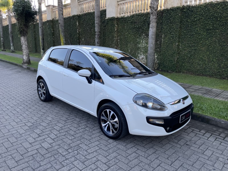 PUNTO 1.4 ATTRACTIVE 8V FLEX 4P MANUAL - 2014 - CAXIAS DO SUL