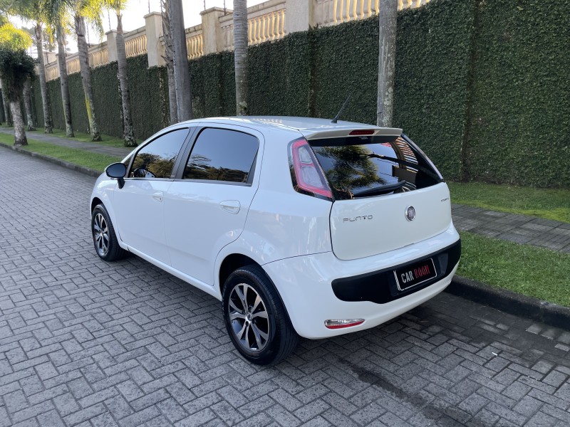 PUNTO 1.4 ATTRACTIVE 8V FLEX 4P MANUAL - 2014 - CAXIAS DO SUL