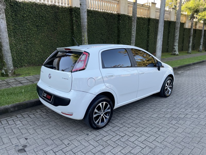 PUNTO 1.4 ATTRACTIVE 8V FLEX 4P MANUAL - 2014 - CAXIAS DO SUL