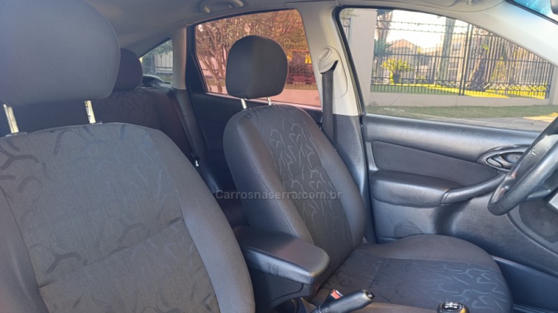 FOCUS 1.6 8V FLEX 4P MANUAL - 2008 - CAXIAS DO SUL