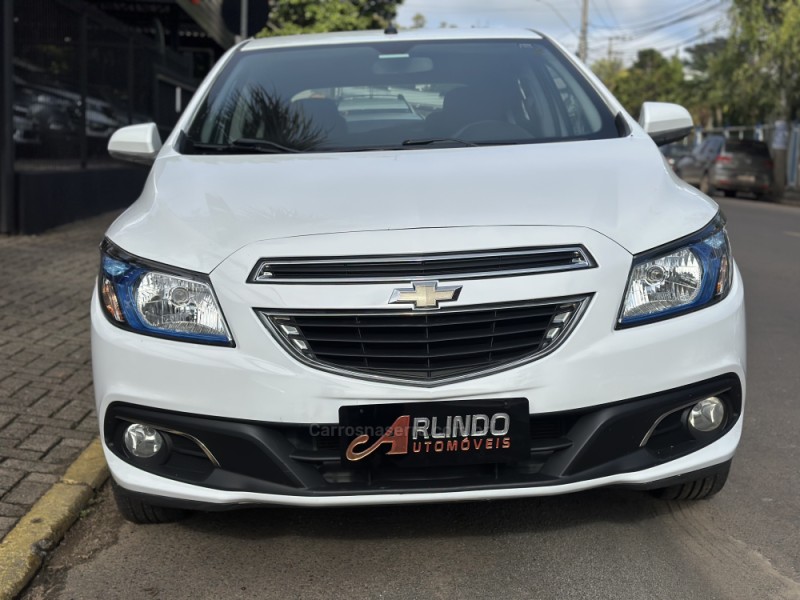 ONIX 1.4 MPFI LTZ 8V FLEX 4P MANUAL - 2015 - PAROBé