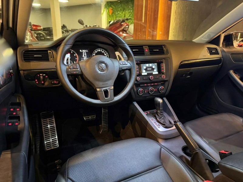 JETTA 2.0 COMFORTLINE FLEX 4P TIPTRONIC - 2014 - NOVO HAMBURGO