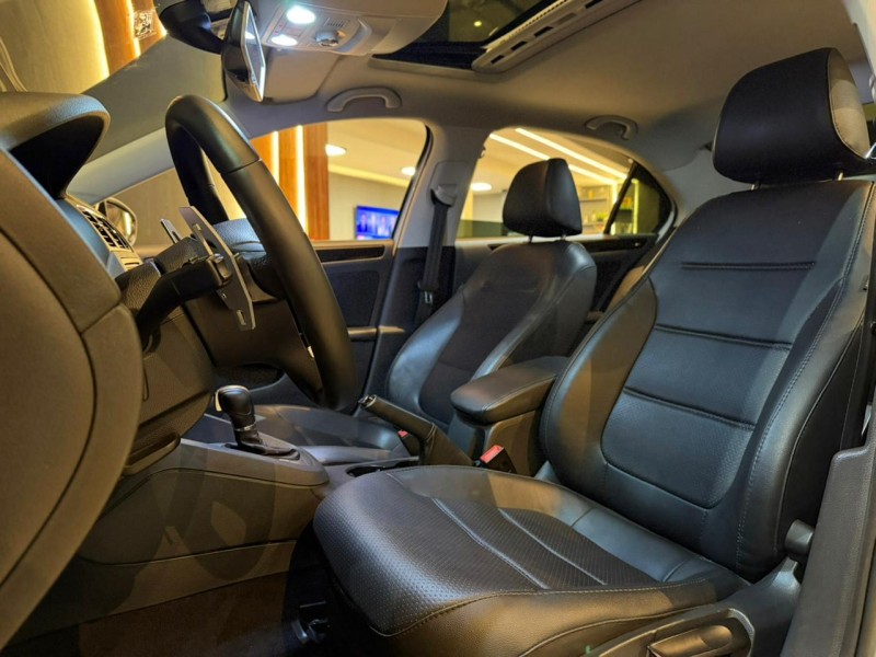 JETTA 2.0 COMFORTLINE FLEX 4P TIPTRONIC - 2014 - NOVO HAMBURGO